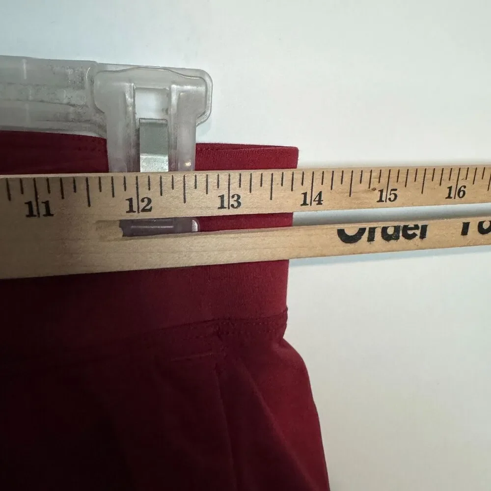 Lululemon THE Shorts Mens Small Red Lined Workout Train Gym Performance Stretch